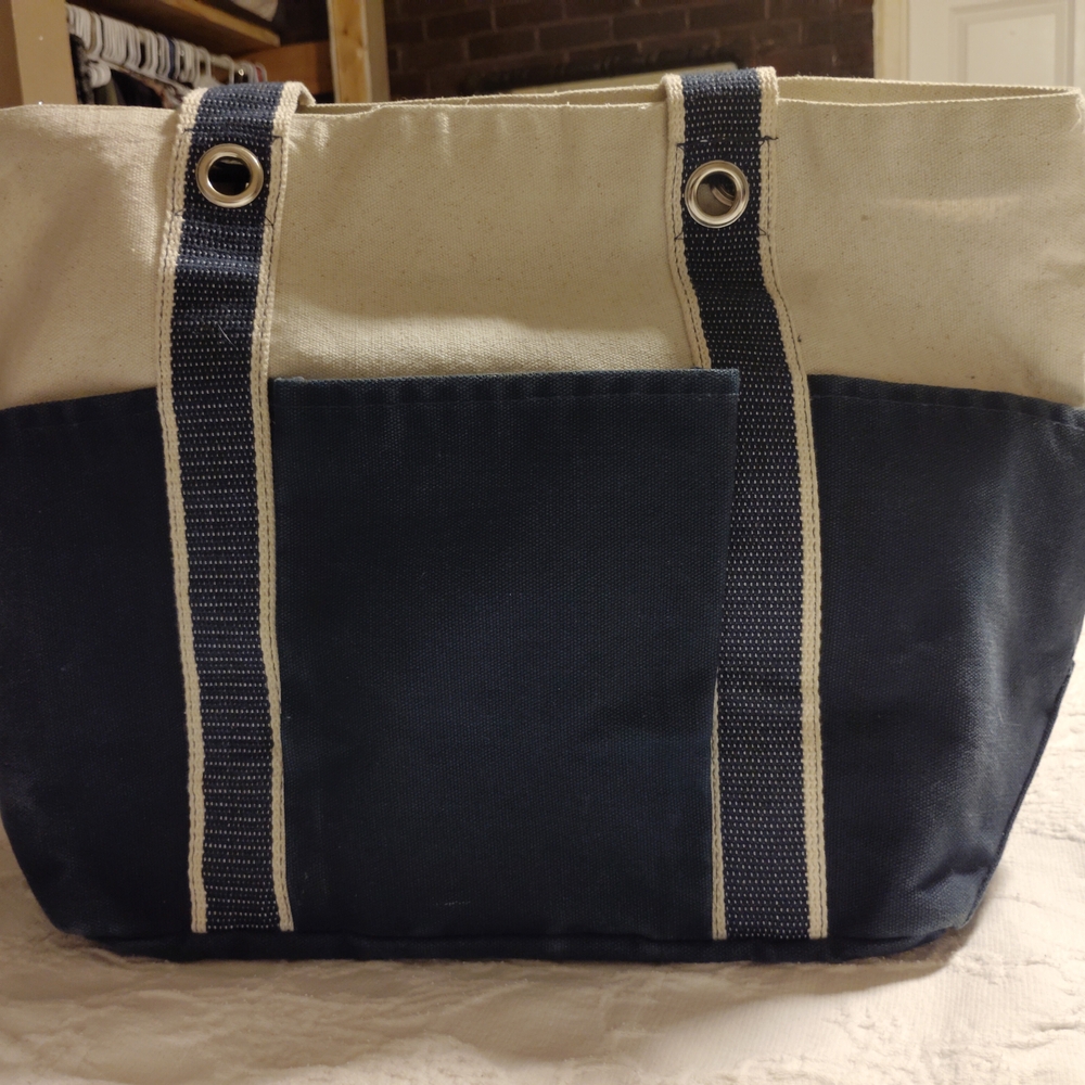 Thirty-One Navy and Cream Tote Bag